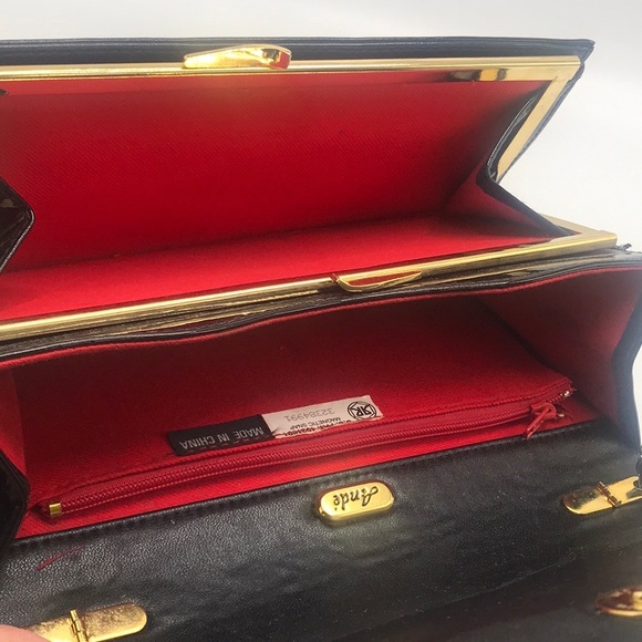 Ande’ Vintage Black Quilted Patent Clutch or Shoulder Bag - Picture 13 of 16